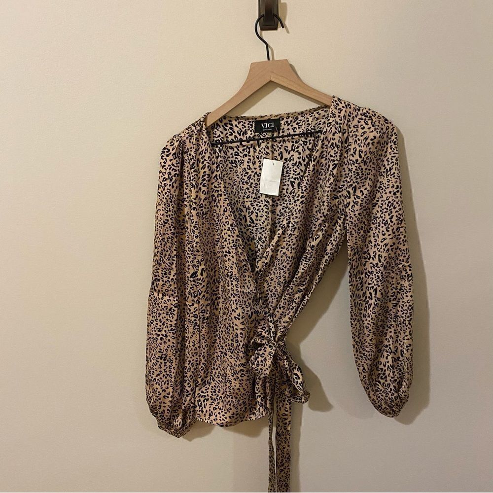 Vici Collection Print Wrap Blouse - Picture 2 of 7